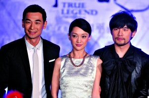 《苏乞儿》主演赵文卓,周迅和周杰伦(从左至右).本报记者 郭延冰 摄