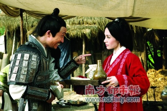 阿娇敬酒