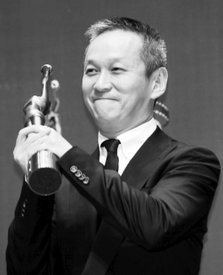 拍了一部主旋律电影，陈德森很开心