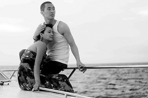 徐静蕾和黄立行在《杜拉拉升职记》中认真地“爱”了一次