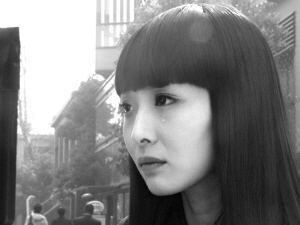 李曼在片中饰演徐峥的情人，外貌变化颇大，让不少观众怀疑她整了容