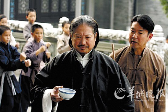 洪金宝（左）这回演的是咏春宗师陈华顺