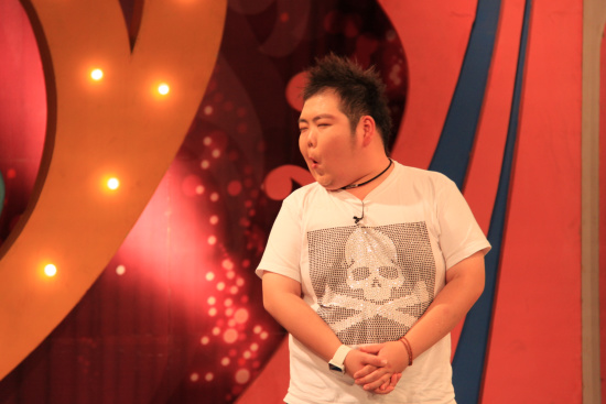 网络小胖《lady呱呱》招牌侧脸搞笑八连拍(图)