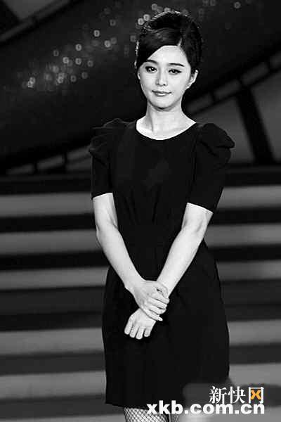 开幕晚会上,徐帆,范冰冰,侯勇,宋春丽,尚雯婕,王晓棠等新老电影人齐聚