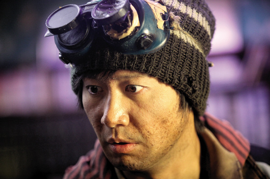 继《十月围城》、《火龙对决》之后，黎明再度以“犀利哥”造型出镜