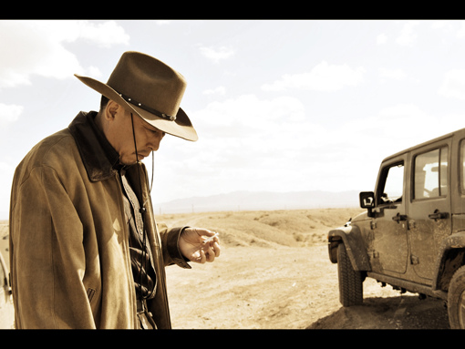 新浪娱乐讯 硬派警匪动作电影《西风烈》目前正在全国火热公映,疫倪