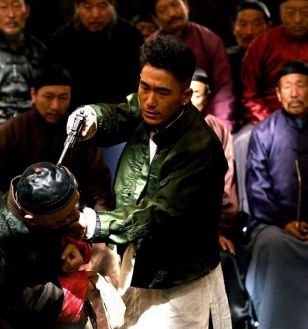 《让子弹飞》张默"剖腹取粉"与陈坤拼演技