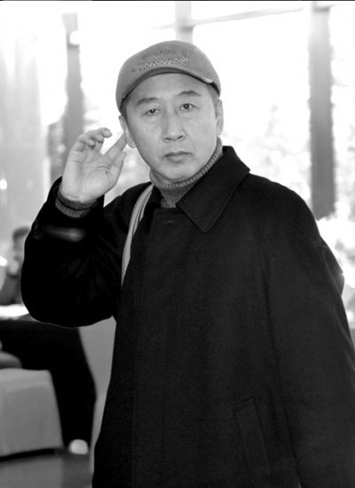 本报讯(记者王铮)昨天,出席全国政协会议的著名导演冯小宁称,很多
