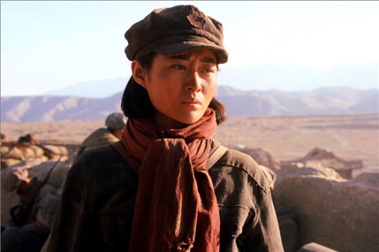 国歌在《惊沙》中饰演桂芳