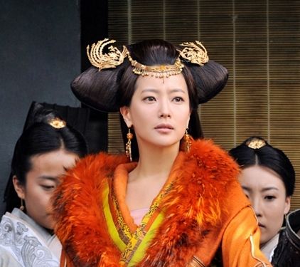 年纪小小的景甜在《战国》中演女一号,有孙红雷,金喜善等大牌来做绿叶