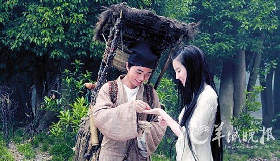 新版宁采臣造型与老版十分相似