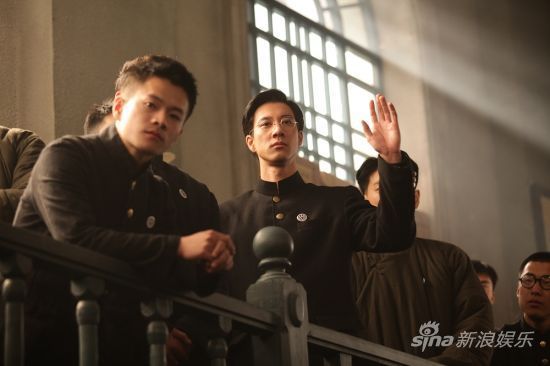 王力宏饰演爱国学生罗家伦