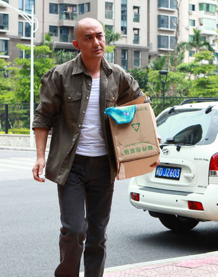 姚橹谈《敏感事件》 批社会现状解密不惑人生