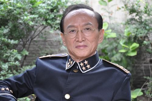 《建党伟业》北京首映 舒耀瑄粉红装扮亮相
