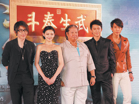 洪金宝（中）率《大武生》部分主创，亮相上海电影节