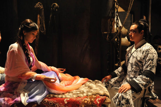 《财神客栈》首日票房告捷 佟大为影迷齐捧场