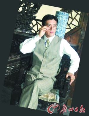 现实生活中就很爱好瓷器的杨子拍《青花》算是本色演出