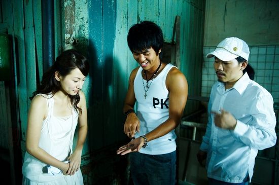 《爱到底》8月公映 新人导演展现不同爱情观念