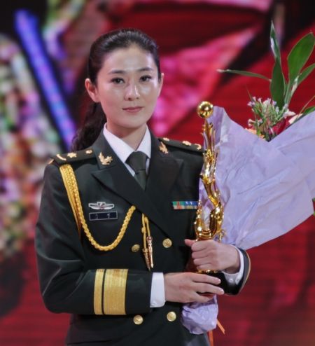 马以摘得金凤凰表演打动专家