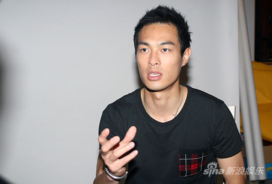 杨佑宁准备参加铁人三项赛 称林志玲像小女孩_手机新浪网