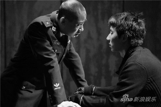 白凯南戏中审讯房祖名