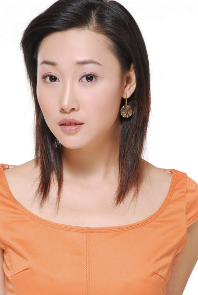 新浪新娱乐 青年演员陈曦,日前与当红男星孙红雷和女星王珞丹(微博)