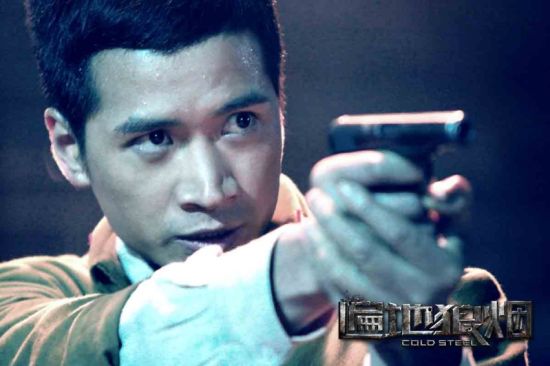 何晟铭《遍地狼烟》变狙击手 挑战铁血肌肉男