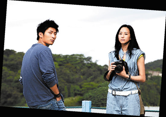 窦骁和张钧甯在片中谈情说爱