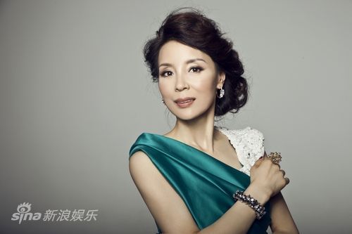 岳秀清《不怕贼惦记》素颜出镜坦言秀嫂很本色