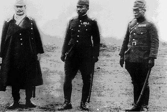 松井石根(左)、朝香宫鸠彦