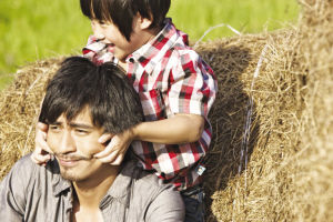 周渝民和小小彬在《新天生一对》中演父子