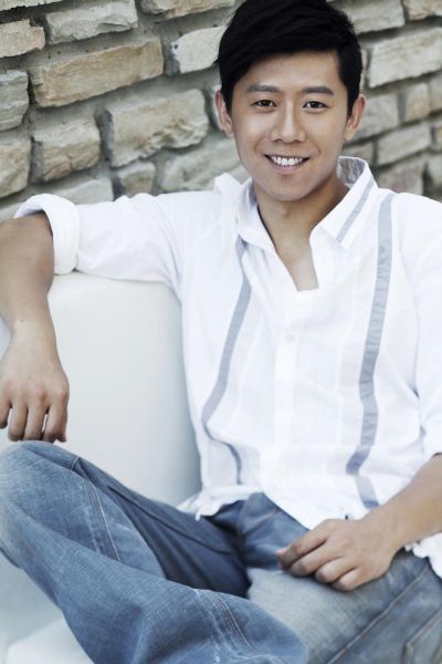 李宇春连任,与夏雨(微博),房祖名(微博)一起,鼓励和支持青年导演和