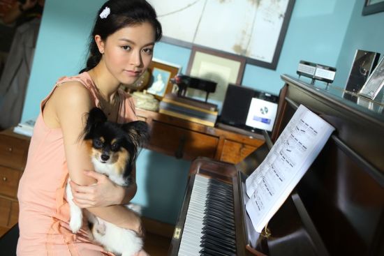 文咏珊,谢安琪(微博),窦骁等主演的香港新派警匪电影《大追捕》自15日