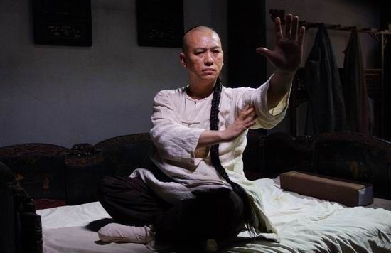 欧力豪演绎董海川创立八卦掌 新浪娱乐讯 功夫电影《八卦宗师》前天在
