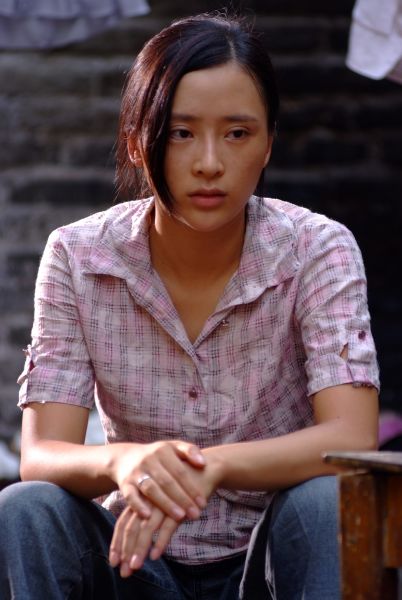 24 12:39:11 新浪娱乐 杨舒婷写真 《爱的替身》剧照 新浪娱乐讯 作为