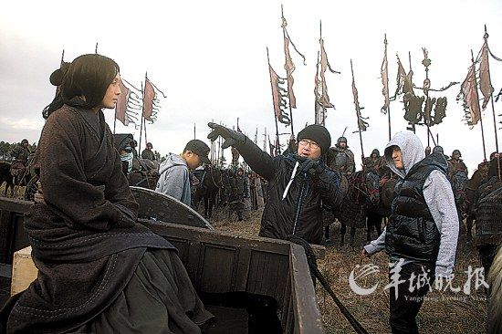 “导演对我说，秦岚你永远在演美好，你能不能把你最操蛋的一面拿出来？最不堪的一面！最丑陋的一面！我想，这个吕后一定是可以摧毁你灵魂的一个女人。” 　　———“吕后”秦岚