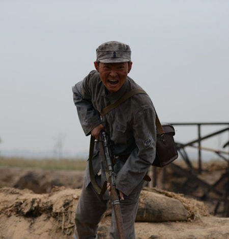 《刘老庄82壮士》杀青 杨晶不惧枪林弹雨