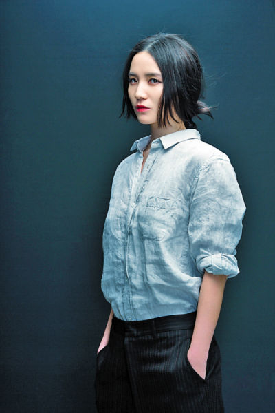 宋佳表示从小就视萧红为偶像