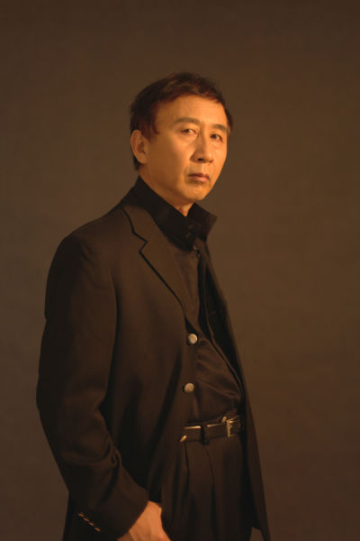 导演冯小宁工作照
