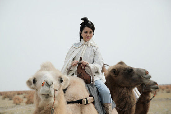 谢安琪大漠骑行