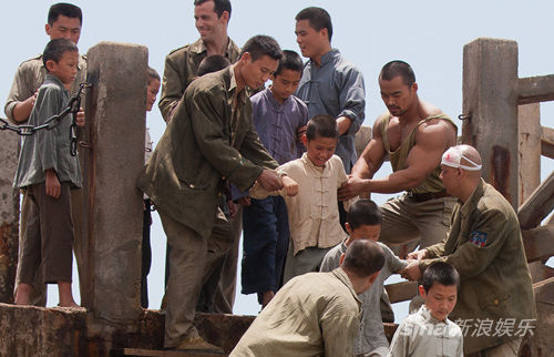 《金刚王》王巍露霸气肌肉