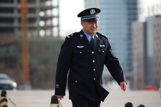 王景春面带笑容