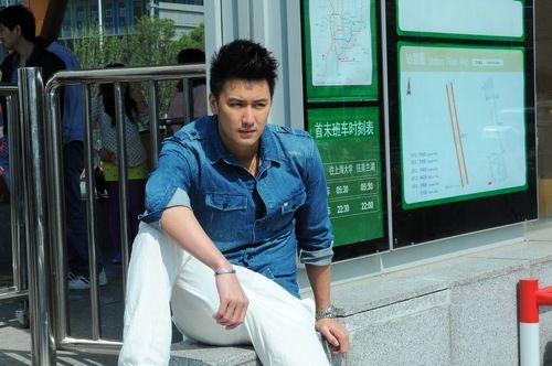 巫迪文饰演花心大少