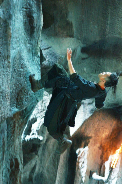 冷血邓超飞檐走壁