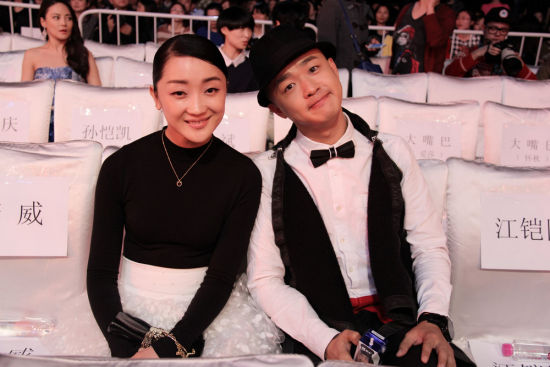 包贝尔张瑶亲密合影