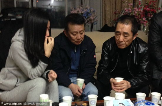 张艺谋赴灵堂悼念导演吴天明