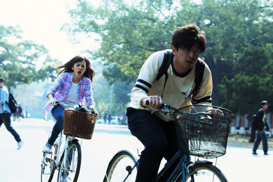 陈柏霖陈意涵骑单车