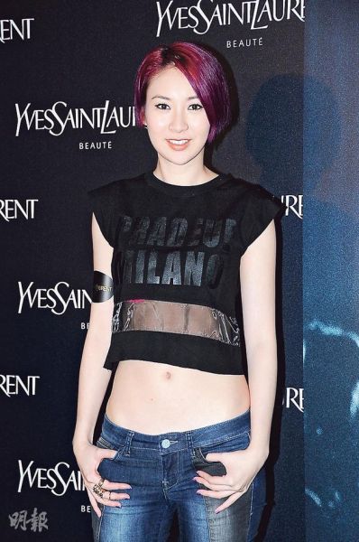 庄思敏出席首映秀出纤腰