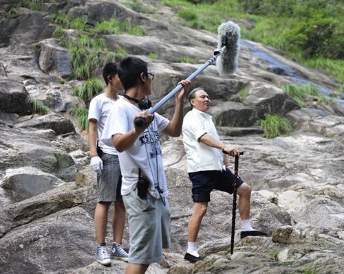 卢奇在拍摄现场