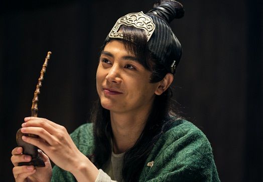 新浪娱乐 摘要:由导演蒋卓原,郑恺,孙坚等人联袂主演的青春古装喜剧